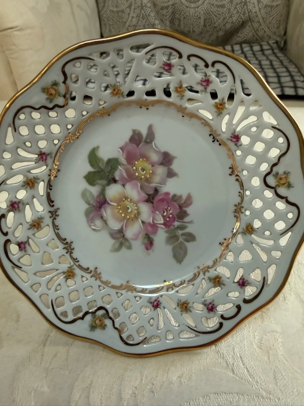 Schumann‎ Arzberg Pedestal Compote Bowl Reticulated Floral Gold Germany